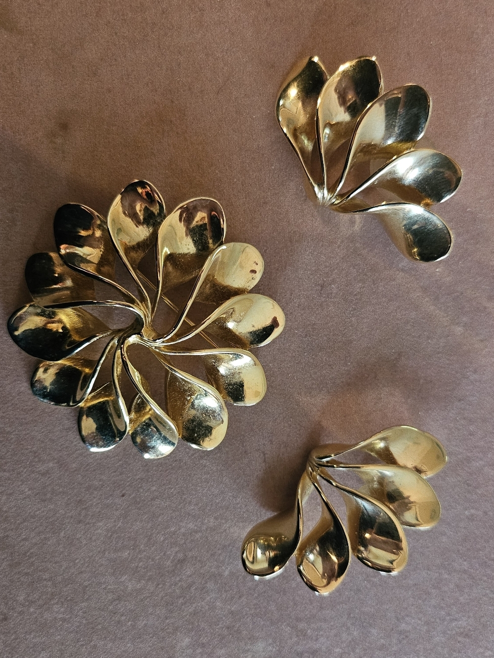 Vintage Gold-Tone Floral Petal Earrings & Pin Set (Lewis & Roberts Jewelry)